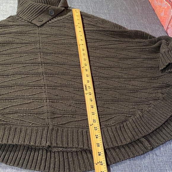 Leo & Nicole Brown Knit Poncho Sweater Asymmetrical Collar S/M Cozy Fall Winter - Picture 9 of 11